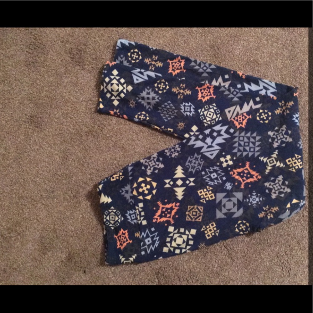 LulaRoe Tall & Curvy Leggings. Never washed.